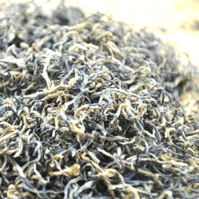 探寻金俊眉红茶的精髓 龙泉雪芽茶业厂家直销与散茶小额批发解析